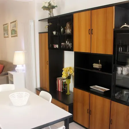 Sehr Zentral Mit Parkmoeglichkeit By Interhome *