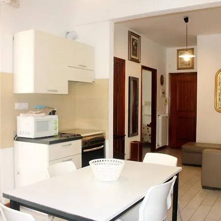דירה Sehr Zentral Mit Parkmoeglichkeit By Interhome