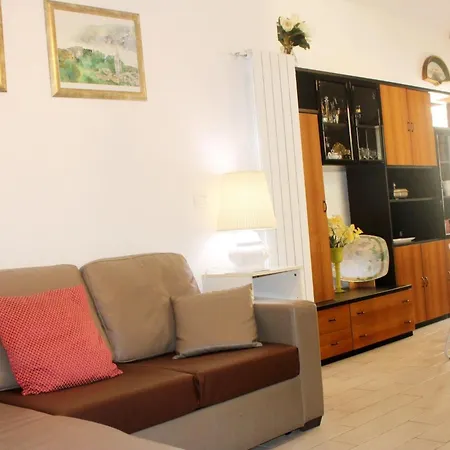 דירה Sehr Zentral Mit Parkmoeglichkeit By Interhome לבנטו