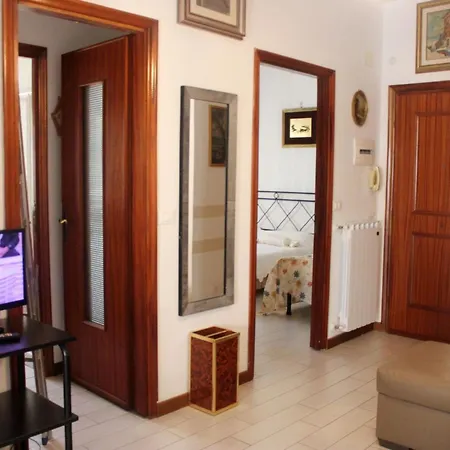 Sehr Zentral Mit Parkmoeglichkeit By Interhome דירה לבנטו