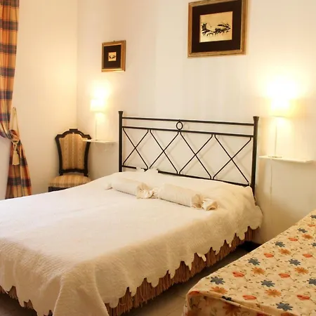 דירה Sehr Zentral Mit Parkmoeglichkeit By Interhome