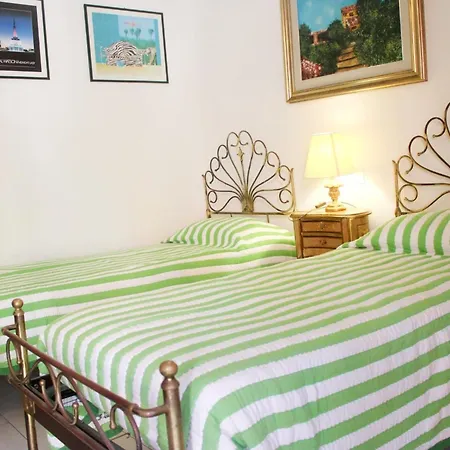 דירה Sehr Zentral Mit Parkmoeglichkeit By Interhome