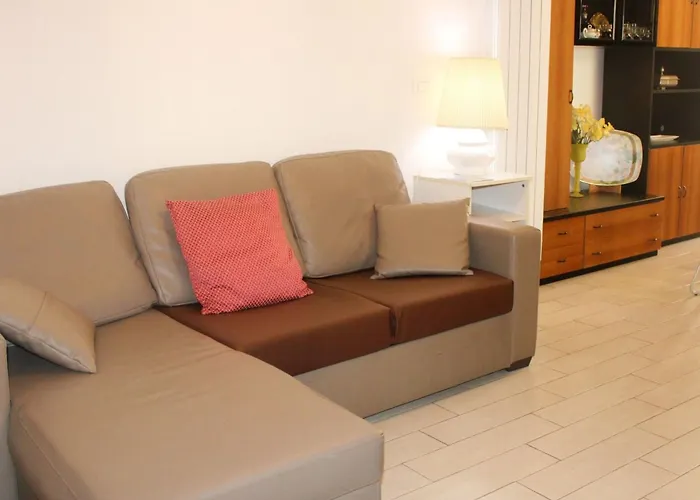 Sehr Zentral Mit Parkmoeglichkeit By Interhome